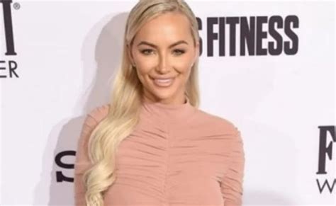 lindsey pelas age|Lindsey Pelas Wikipe, Bio, Age, Husband, Siblings, Net Worth, Pod